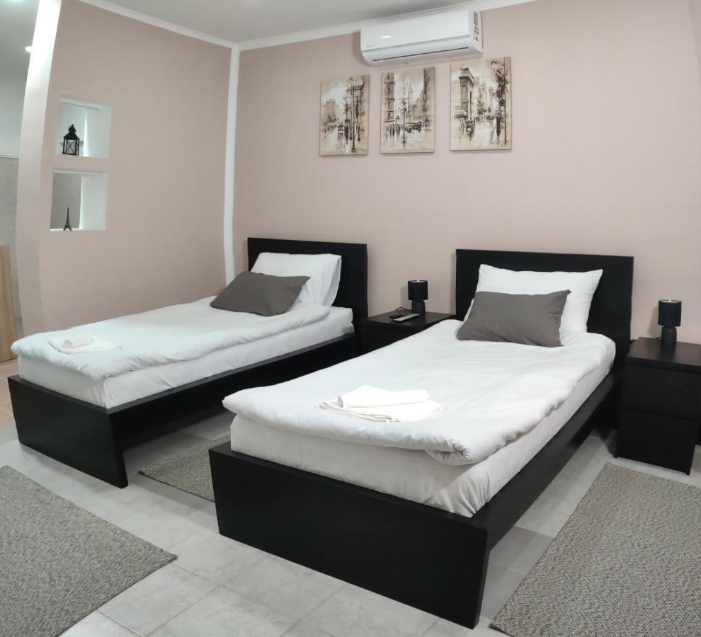 Airport Apartment Air Surčin エクステリア 写真